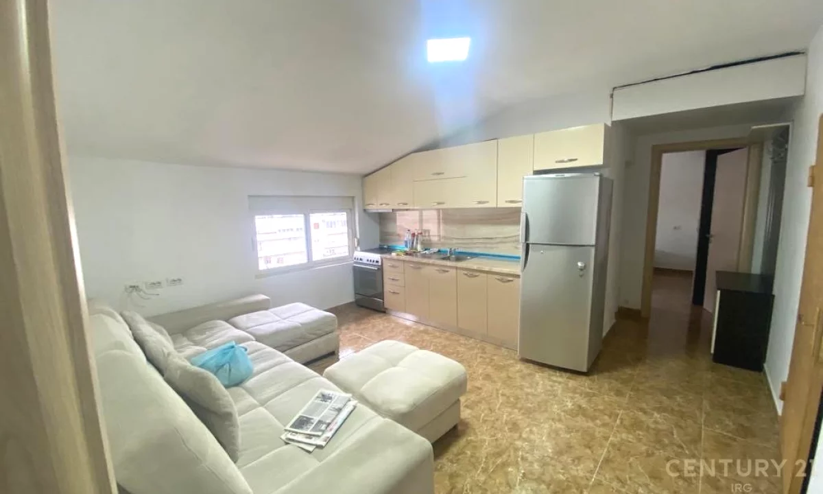 Appartamento in vendita a Tirana 1+1, Arredato