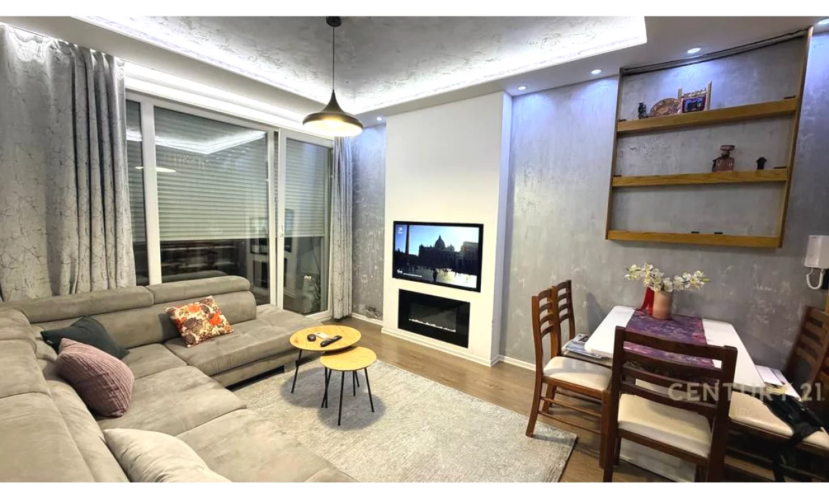 Shtepi me qera Apartament ne Tirane, 2+1, Mobilimi E mobiluar, Pagesa 900  Euro.