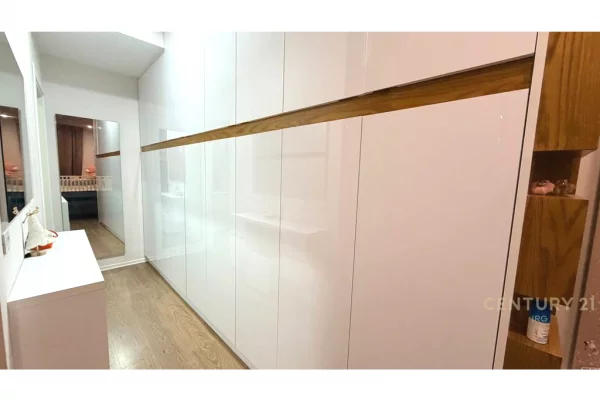 Shtepi me qera Apartament ne Tirane, 2+1, Mobilimi E mobiluar, Pagesa 900  Euro.