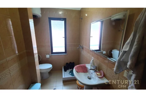 Shtepi me qera Apartament ne Tirane, 1+1, Mobilimi Pjeserisht e mobiluar, Pagesa 600  Euro.