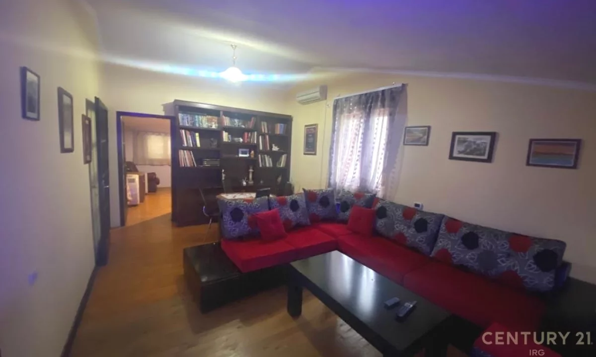 Appartamento in vendita a Tirana 1+1, Arredato