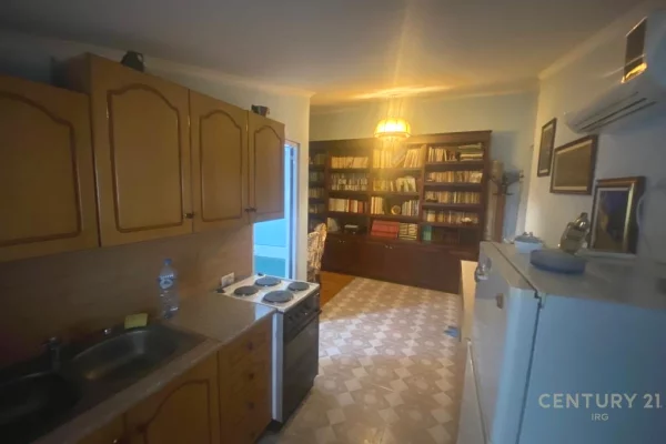 Appartamento in vendita a Tirana 1+1, Arredato