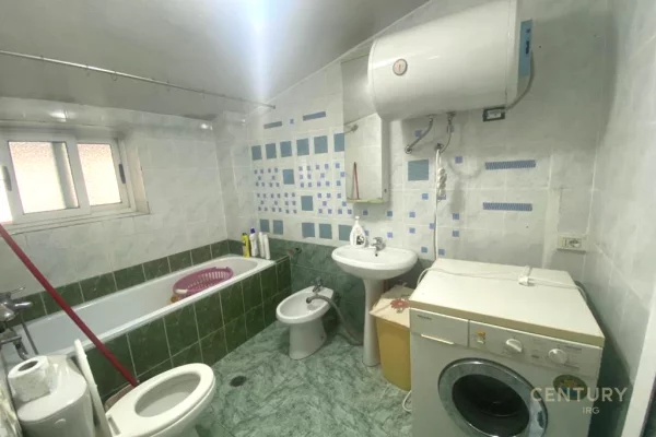 Appartamento in vendita a Tirana 1+1, Arredato