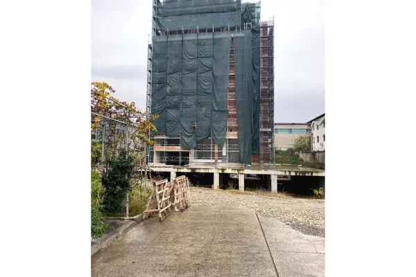 Appartamento in vendita a Tirana 3+1, Vuoto