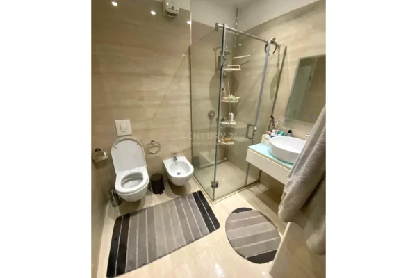 Shtepi me qera Apartament ne Tirane, 3+1, Mobilimi E mobiluar, Pagesa 1,700  Euro.