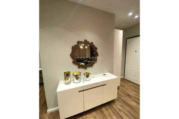 Shtepi me qera Apartament ne Tirane, 3+1, Mobilimi E mobiluar, Pagesa 1,700  Euro.