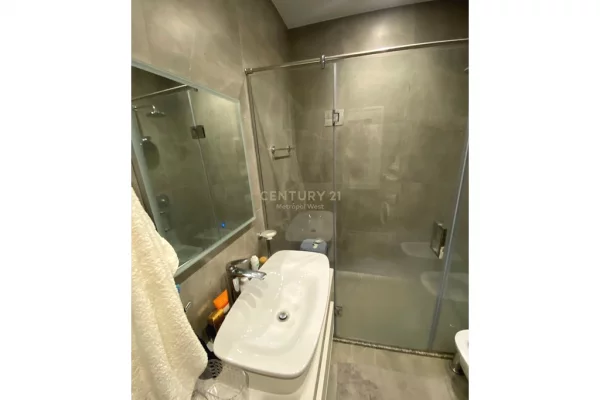 Shtepi me qera Apartament ne Tirane, 3+1, Mobilimi E mobiluar, Pagesa 1,700  Euro.