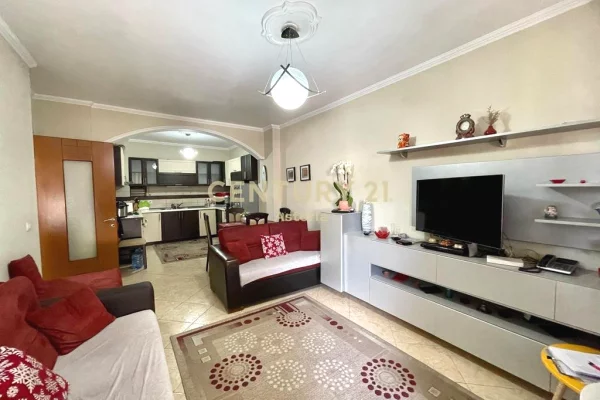 Shtepi me qera Apartament ne Tirane, 1+1, Mobilimi E mobiluar, Pagesa 40,000  Leke.