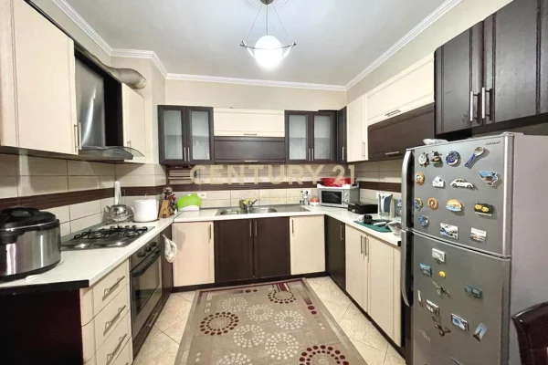 Shtepi me qera Apartament ne Tirane, 1+1, Mobilimi E mobiluar, Pagesa 40,000  Leke.