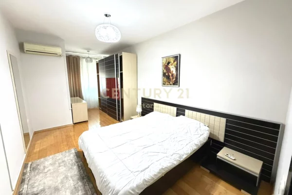 Shtepi me qera Apartament ne Tirane, 2+1, Mobilimi E mobiluar, Pagesa 1,100  Euro.