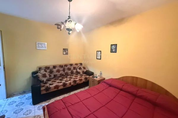 Shtepi me qera Apartament ne Tirane, 2+1, Mobilimi E mobiluar, Pagesa 500  Euro.