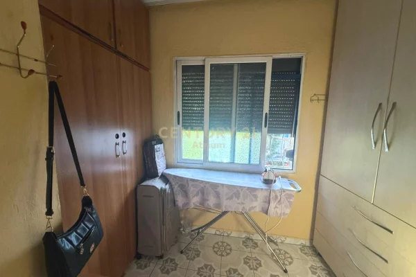 Shtepi me qera Apartament ne Tirane, 2+1, Mobilimi E mobiluar, Pagesa 500  Euro.