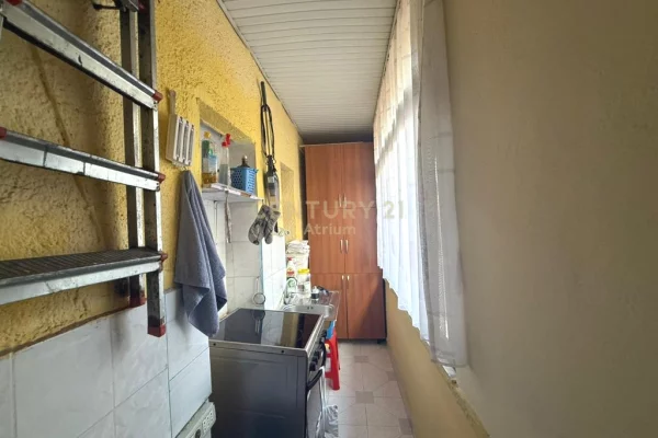 Shtepi me qera Apartament ne Tirane, 2+1, Mobilimi E mobiluar, Pagesa 500  Euro.