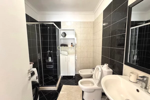 Shtepi me qera Apartament ne Tirane, 2+1, Mobilimi E mobiluar, Pagesa 750  Euro.