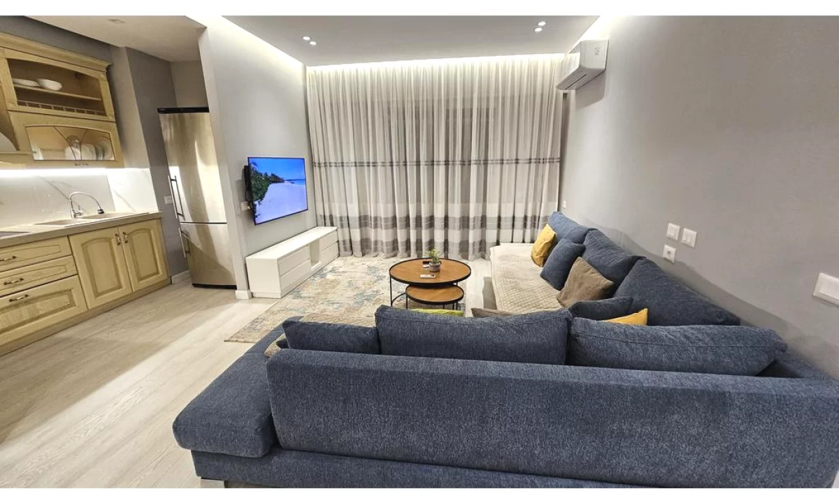 Appartamento in vendita a Tirana 2+1, Arredato