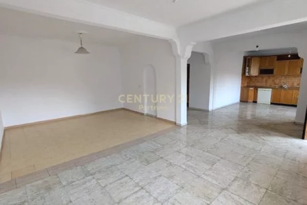 Appartamento in vendita a Tirana 1+1, Arredato