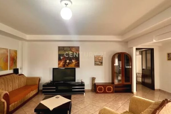 Appartamento in vendita a Tirana 1+1, Arredato