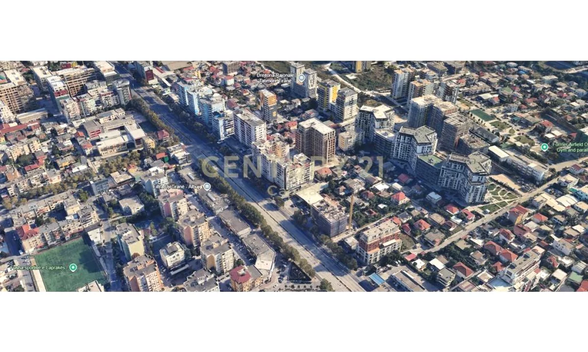 Dyqan/ambient biznesi ne shitje, Tirane buze rruges Dritan Hoxha 