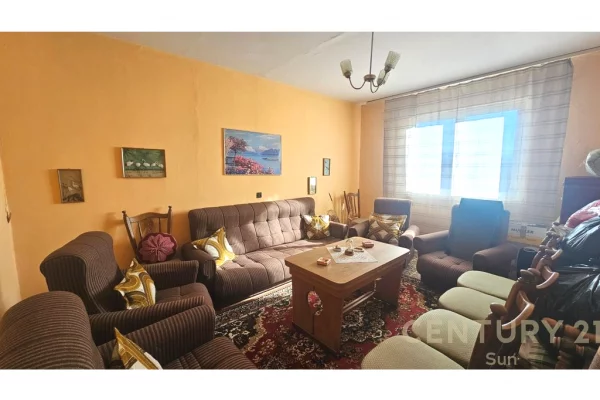 Appartamento in vendita a Tirana 3+1, SemiArredato