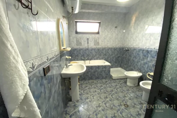 Appartamento in vendita a Tirana 2+1, Vuoto