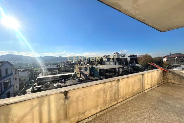 Villa di lusso in vendita a Tirana 3+1, Vuoto