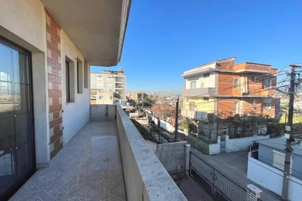 Villa di lusso in vendita a Tirana 3+1, Vuoto