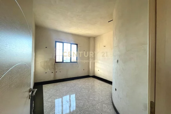 Villa di lusso in vendita a Tirana 3+1, Vuoto