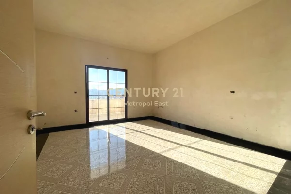 Villa di lusso in vendita a Tirana 3+1, Vuoto
