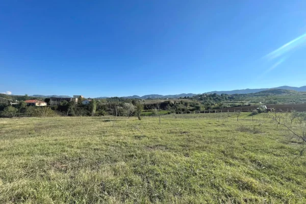 Toke dhe Ndertese per shitje ne Baldushk