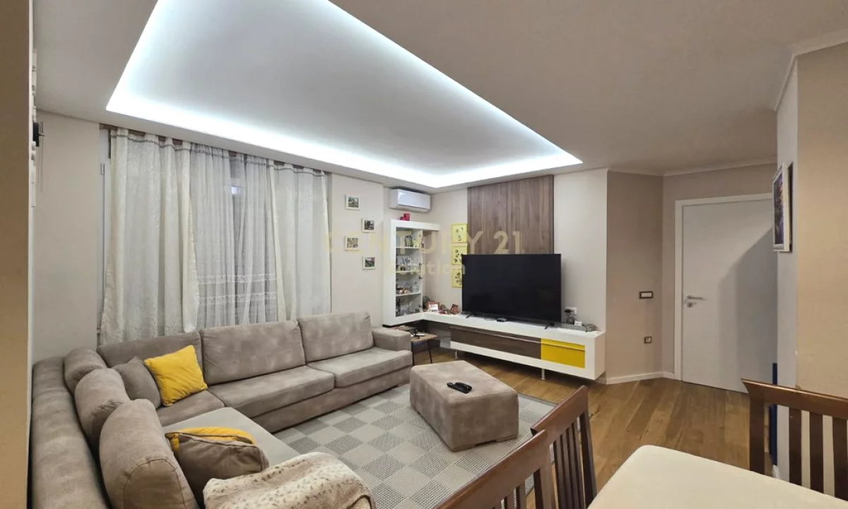 Appartamento in vendita a Tirana 1+1, Arredato