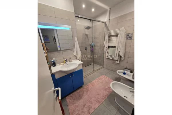 Appartamento in vendita a Tirana 1+1, Arredato