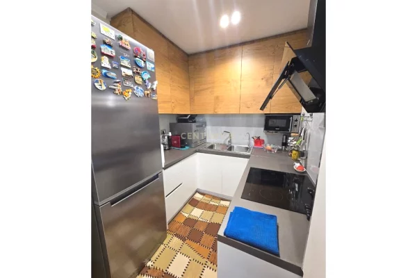 Appartamento in vendita a Tirana 1+1, Arredato