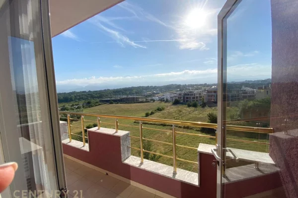 Appartamento in vendita a Tirana 2+1, Arredato