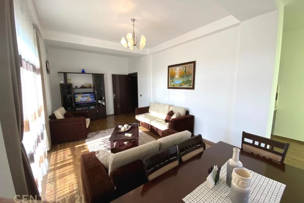 Appartamento in vendita a Tirana 2+1, Arredato