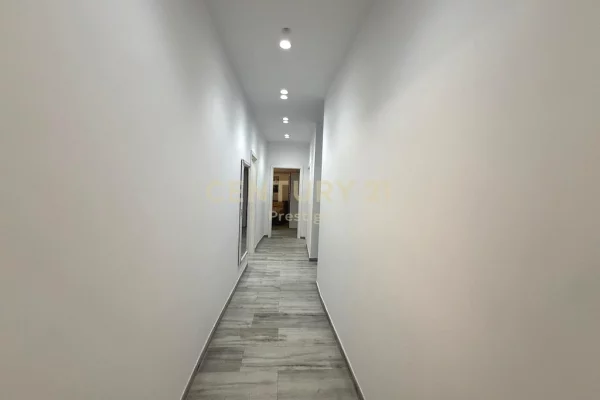 Shtepi me qera Apartament ne Tirane, 2+1, Mobilimi E mobiluar, Pagesa 1,500  Euro.