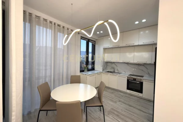 Shtepi me qera Apartament ne Tirane, 2+1, Mobilimi E mobiluar, Pagesa 1,500  Euro.