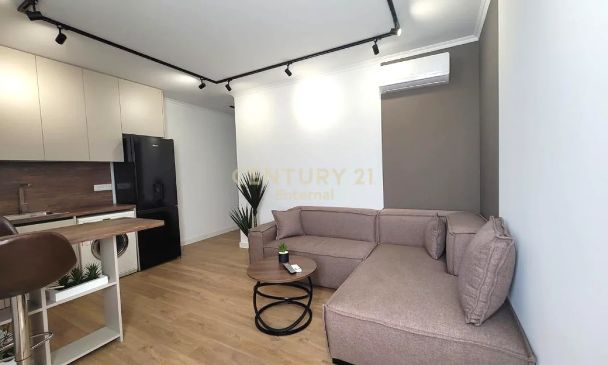 Appartamento in vendita a Tirana 1+1, Arredato