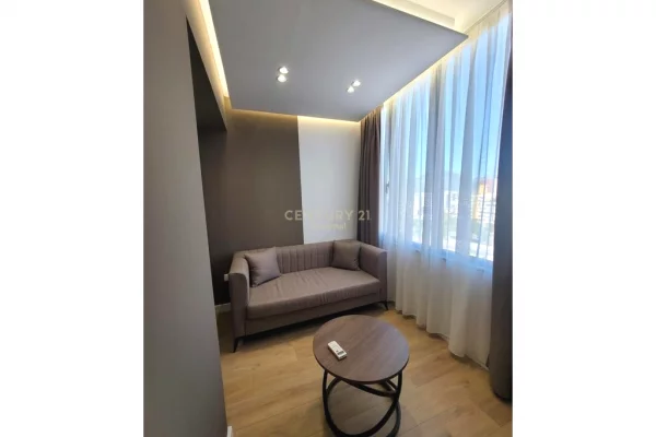 Appartamento in vendita a Tirana 1+1, Arredato