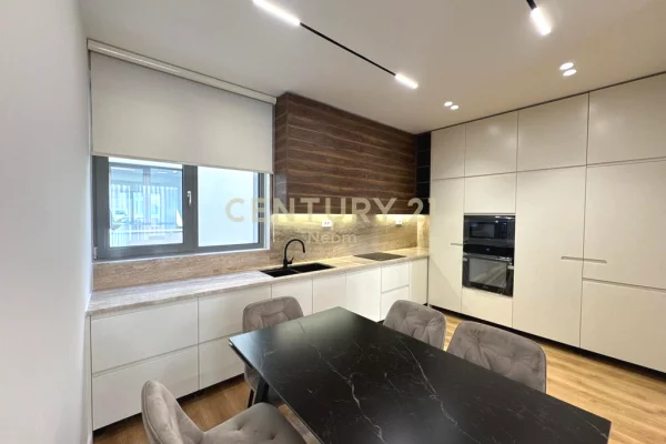 Shtepi me qera Apartament ne Tirane, 1+1, Mobilimi E mobiluar, Pagesa 1,350  Euro.