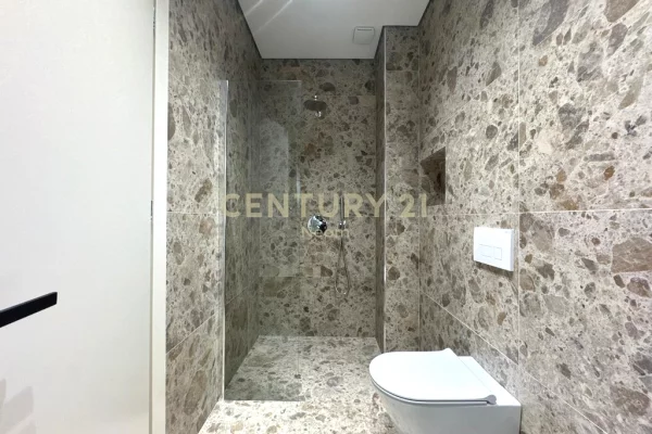 Shtepi me qera Apartament ne Tirane, 2+1, Mobilimi E mobiluar, Pagesa 2,200  Euro.