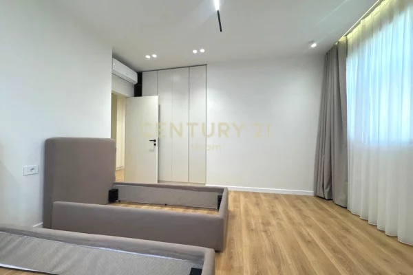 Shtepi me qera Apartament ne Tirane, 2+1, Mobilimi E mobiluar, Pagesa 2,200  Euro.