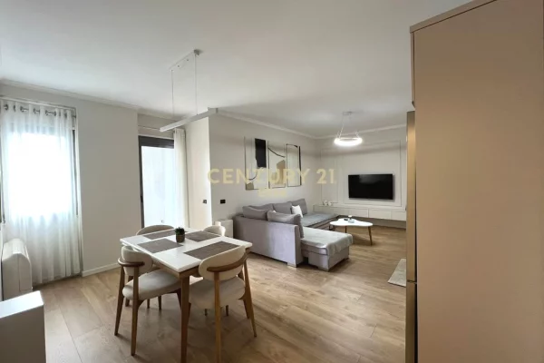 Shtepi me qera Apartament ne Tirane, 1+1, Mobilimi E mobiluar, Pagesa 1,100  Euro.