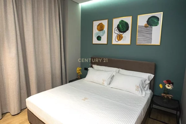 Ambient biznesi me qera 5+1 ne Vlore - 250,000 Euro