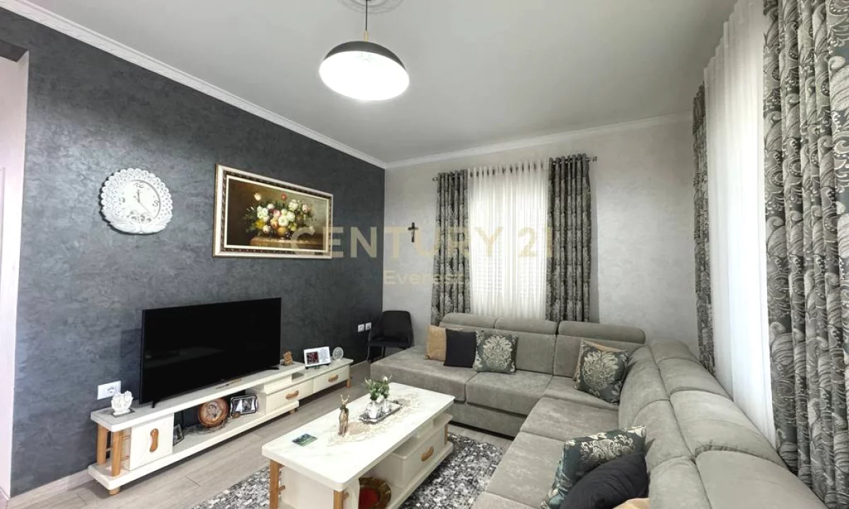 Shtepi me qera Apartament ne Tirane, 2+1, Mobilimi E mobiluar, Pagesa 600  Euro.