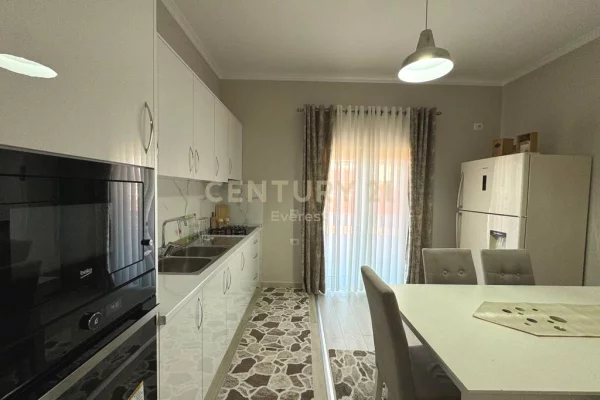 Shtepi me qera Apartament ne Tirane, 2+1, Mobilimi E mobiluar, Pagesa 600  Euro.