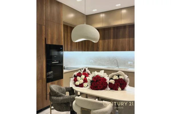 Appartamento in vendita a Tirana 2+1, Arredato