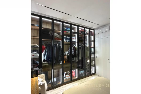 Appartamento in vendita a Tirana 2+1, Arredato