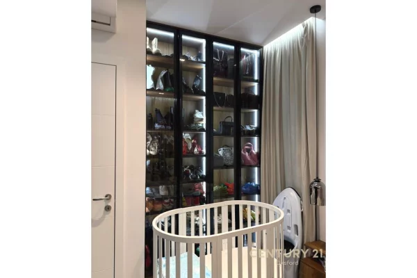 Appartamento in vendita a Tirana 2+1, Arredato