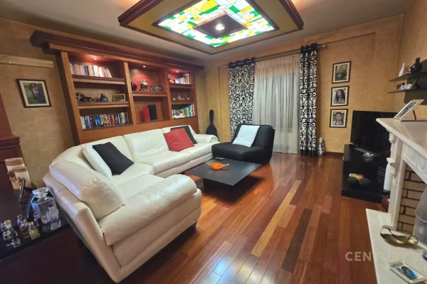 Appartamento in vendita a Tirana 3+1, Arredato