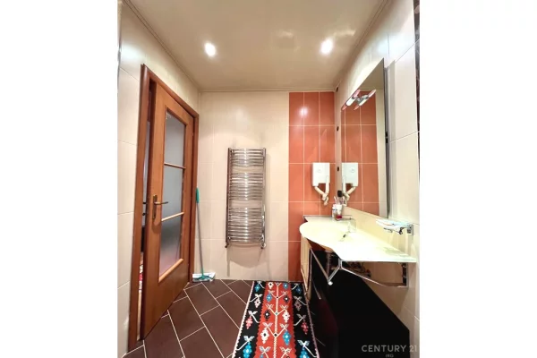 Appartamento in vendita a Tirana 3+1, Arredato